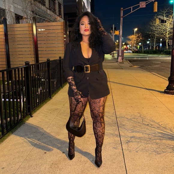 Meet your Posher, Alexa - Picture 8 of 12